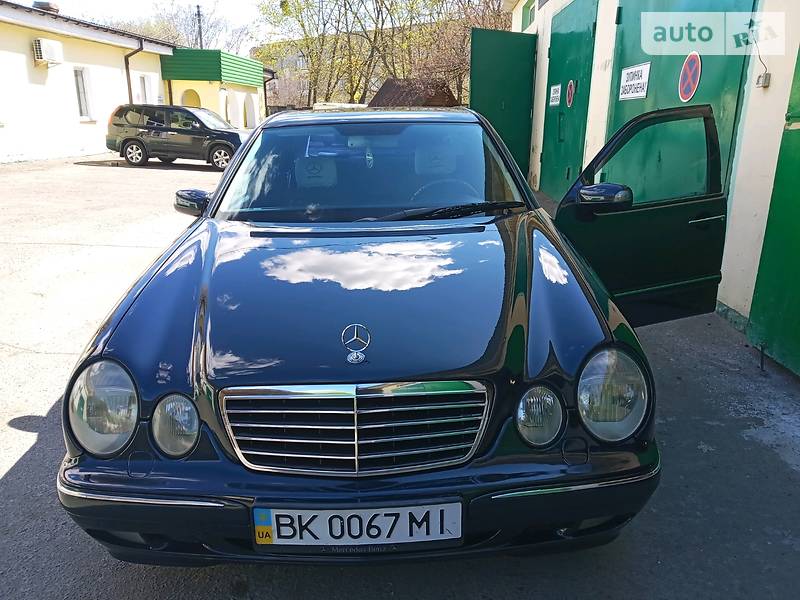 Седан Mercedes-Benz E-Class 2001 в 