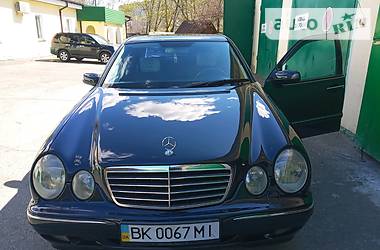 Седан Mercedes-Benz E-Class 2001 в 