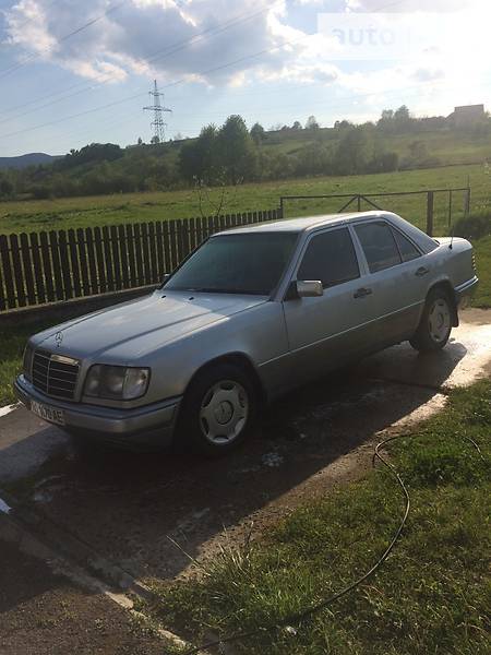 Седан Mercedes-Benz E-Class 1995 в Сваляві фото 3 Седан Mercedes-Benz E-Class 1995 в Сваляві