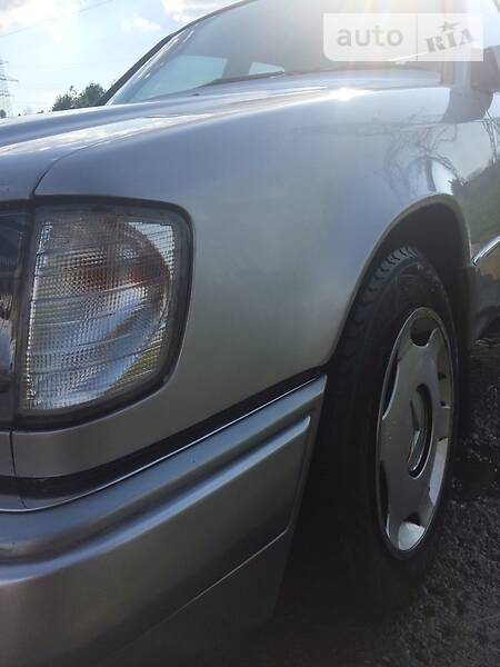Седан Mercedes-Benz E-Class 1995 в Сваляві фото 34 Седан Mercedes-Benz E-Class 1995 в Сваляві