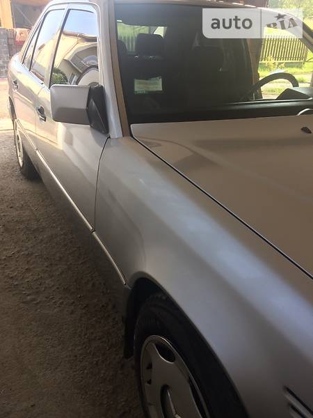 Седан Mercedes-Benz E-Class 1995 в Сваляві фото 64 Седан Mercedes-Benz E-Class 1995 в Сваляві