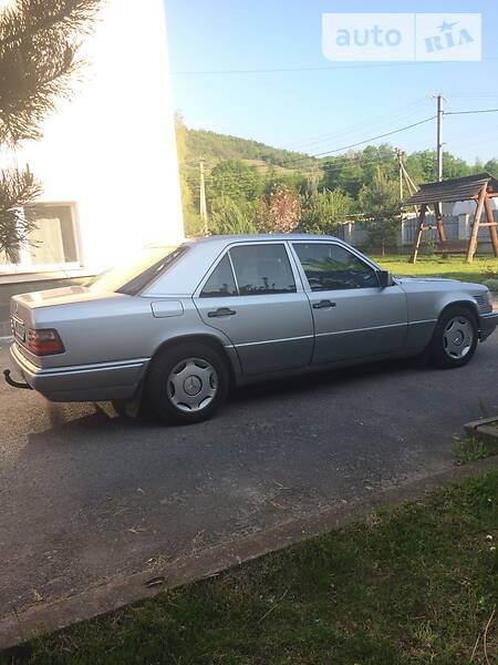 Седан Mercedes-Benz E-Class 1995 в Сваляві фото 71 Седан Mercedes-Benz E-Class 1995 в Сваляві