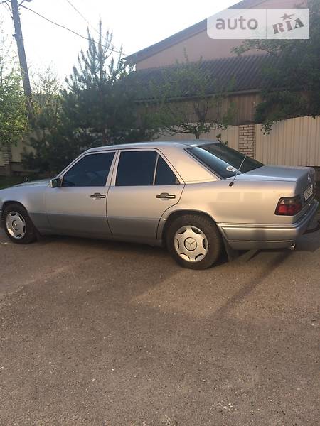 Седан Mercedes-Benz E-Class 1995 в Сваляві фото 81 Седан Mercedes-Benz E-Class 1995 в Сваляві