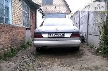 Седан Mercedes-Benz E-Class 1989 в 
