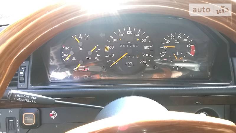 Седан Mercedes-Benz E-Class 1989 в Києві