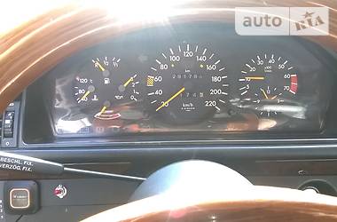 Седан Mercedes-Benz E-Class 1989 в 