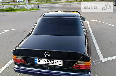 Седан Mercedes-Benz E-Class 1989 в 
