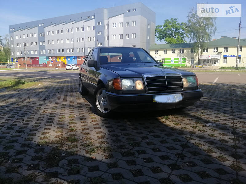 Седан Mercedes-Benz E-Class 1987 в Черкассах