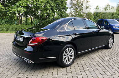 Седан Mercedes-Benz E-Class 2017 в 