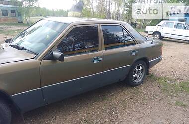 Седан Mercedes-Benz E-Class 1989 в 