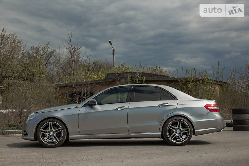 Седан Mercedes-Benz E-Class 2011 в Киеве