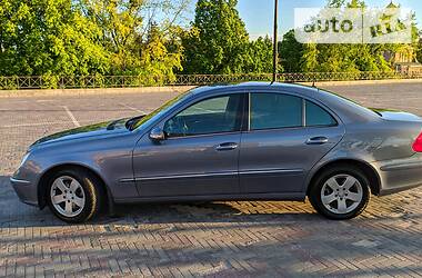 Седан Mercedes-Benz E-Class 2004 в 