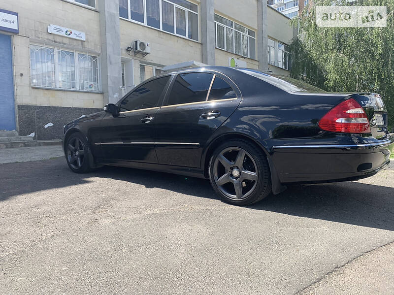 Седан Mercedes-Benz E-Class 2006 в Києві