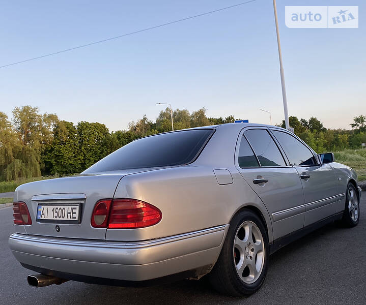 Седан Mercedes-Benz E-Class 1997 в Нежине