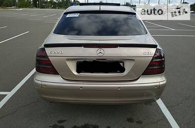 Седан Mercedes-Benz E-Class 2003 в Києві