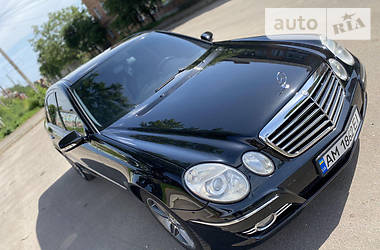 Седан Mercedes-Benz E-Class 2004 в 