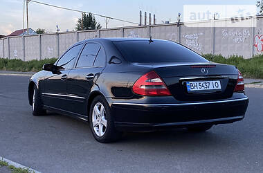 Седан Mercedes-Benz E-Class 2004 в 