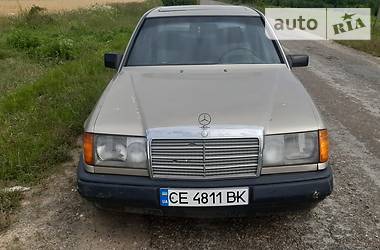 Седан Mercedes-Benz E-Class 1989 в Хотине