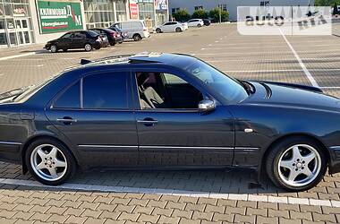 Седан Mercedes-Benz E-Class 1997 в Николаеве