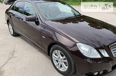 Седан Mercedes-Benz E-Class 2010 в 