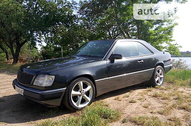 Купе Mercedes-Benz E-Class 1992 в Николаеве