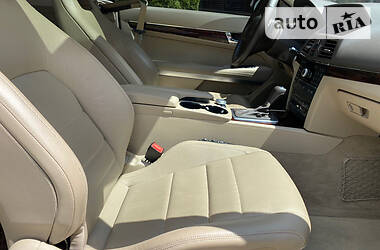 Купе Mercedes-Benz E-Class 2010 в 
