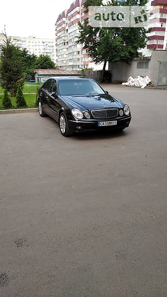 Седан Mercedes-Benz E-Class 2005 в Умані