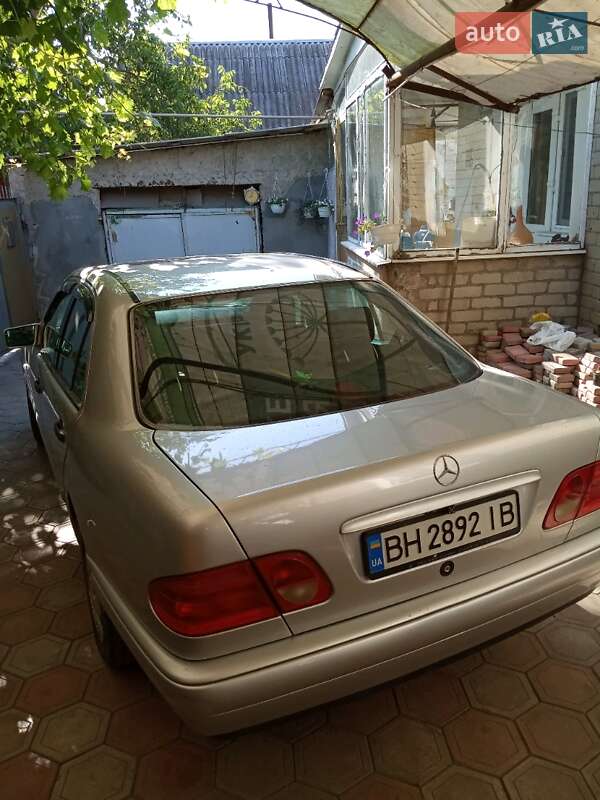 Седан Mercedes-Benz E-Class 1998 в Одесі