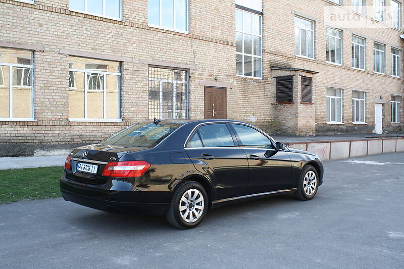 Седан Mercedes-Benz E-Class 2011 в Києві