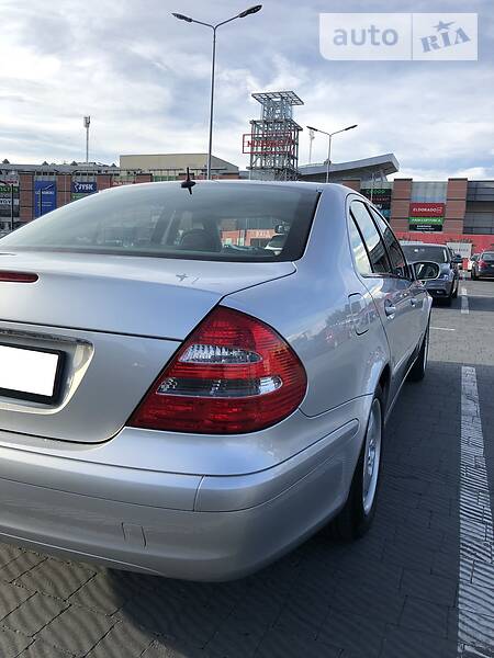 Седан Mercedes-Benz E-Class 2002 в Львові