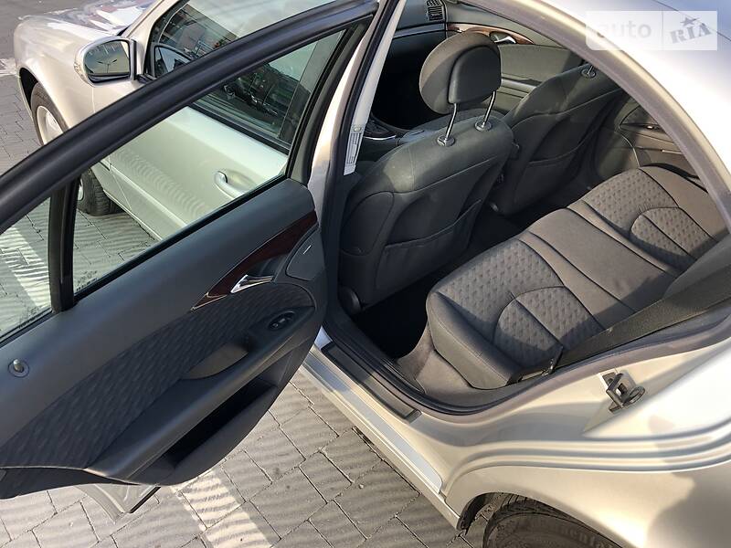 Седан Mercedes-Benz E-Class 2002 в Львові