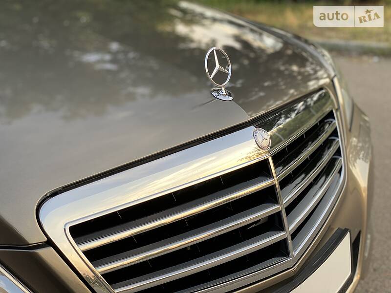Седан Mercedes-Benz E-Class 2012 в Києві