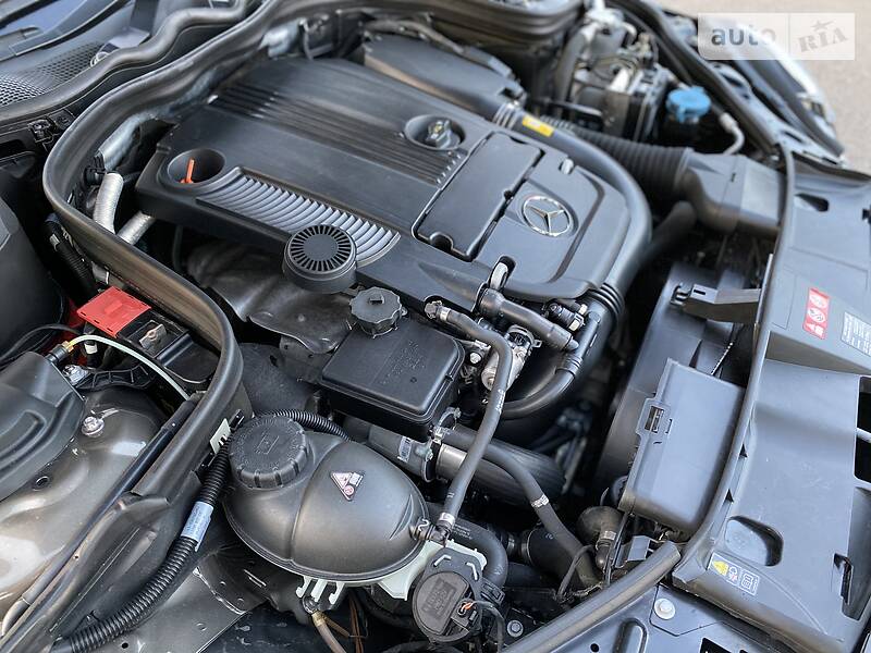 Седан Mercedes-Benz E-Class 2012 в Києві