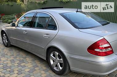 Седан Mercedes-Benz E-Class 2004 в Тернополе