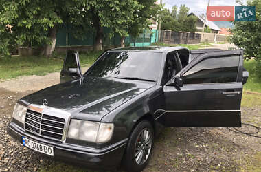 Седан Mercedes-Benz E-Class 1986 в Виноградові