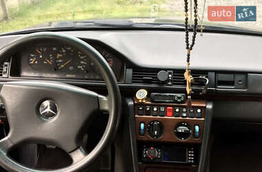 Седан Mercedes-Benz E-Class 1986 в Виноградові