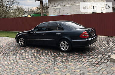 Седан Mercedes-Benz E-Class 2002 в Березному