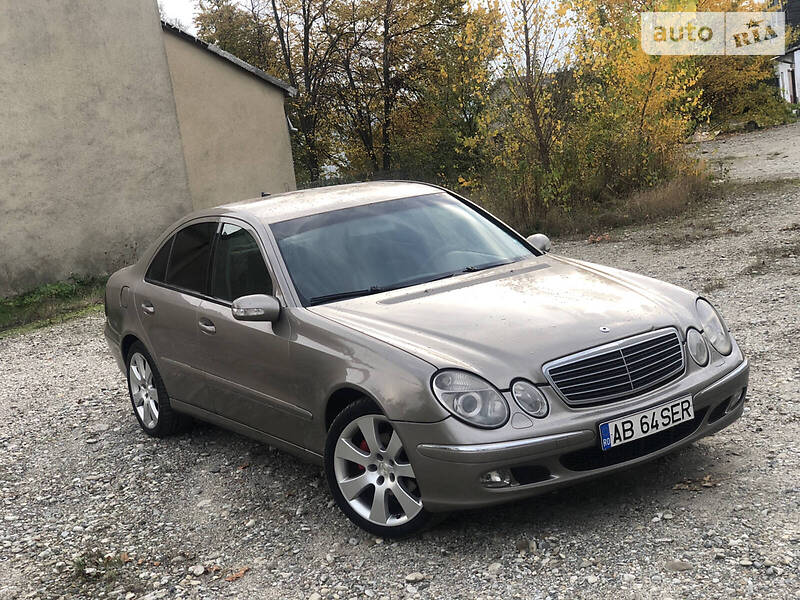 Седан Mercedes-Benz E-Class 2002 в Черновцах