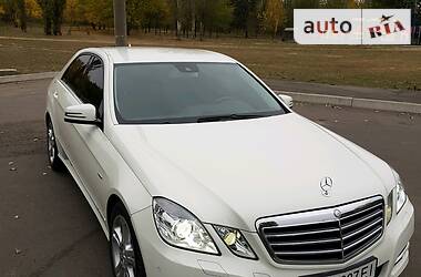 Седан Mercedes-Benz E-Class 2012 в Николаеве