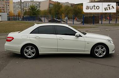 Седан Mercedes-Benz E-Class 2012 в Николаеве