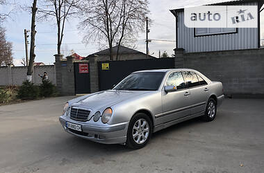 Седан Mercedes-Benz E-Class 2000 в Ровно