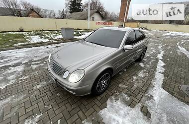 Седан Mercedes-Benz E-Class 2003 в Охтирці