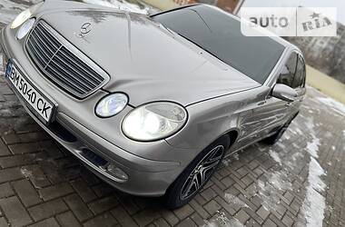 Седан Mercedes-Benz E-Class 2003 в Ахтырке