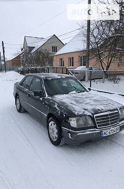 Седан Mercedes-Benz E-Class 1995 в Луцке