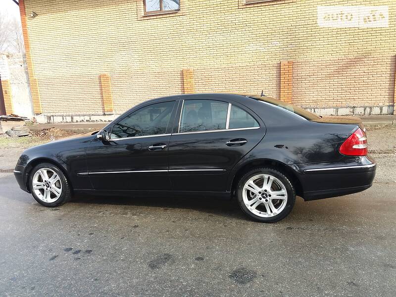 Седан Mercedes-Benz E-Class 2004 в Запоріжжі
