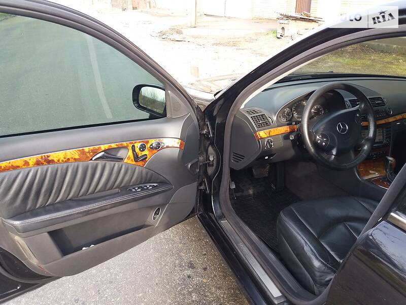Седан Mercedes-Benz E-Class 2004 в Запоріжжі