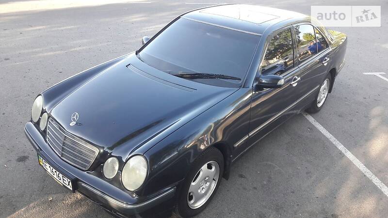 Mercedes-Benz E-Class 2001