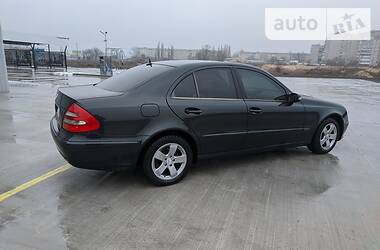 Седан Mercedes-Benz E-Class 2002 в Херсоні