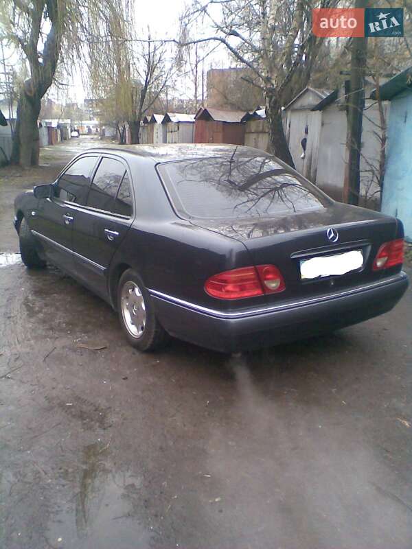 Седан Mercedes-Benz E-Class 1998 в Ужгороде