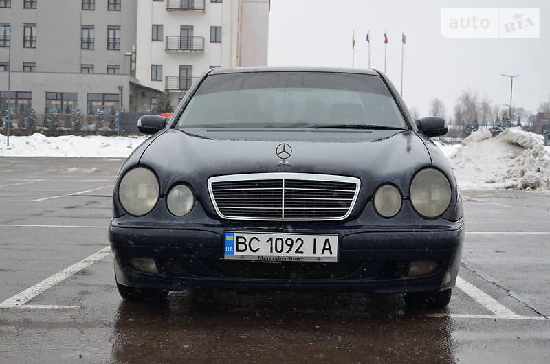 Седан Mercedes-Benz E-Class 2000 в Львові